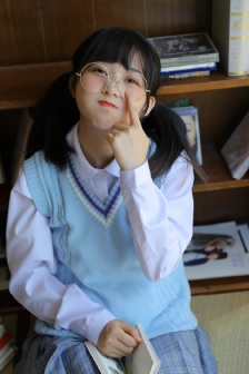 年轻女仆